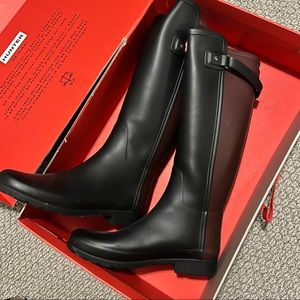 Hunter rain boots, two toned in black and burgundy